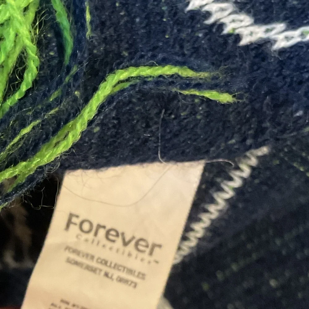 Forever Collectibles Navy and Green Scarf Seattle Seahawks Apparel Logo